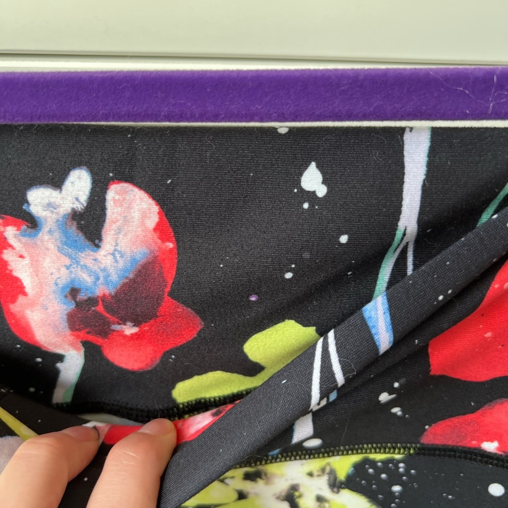 Fabletics Floral Print Leggings 7/8 length size small - Picture 4 of 6